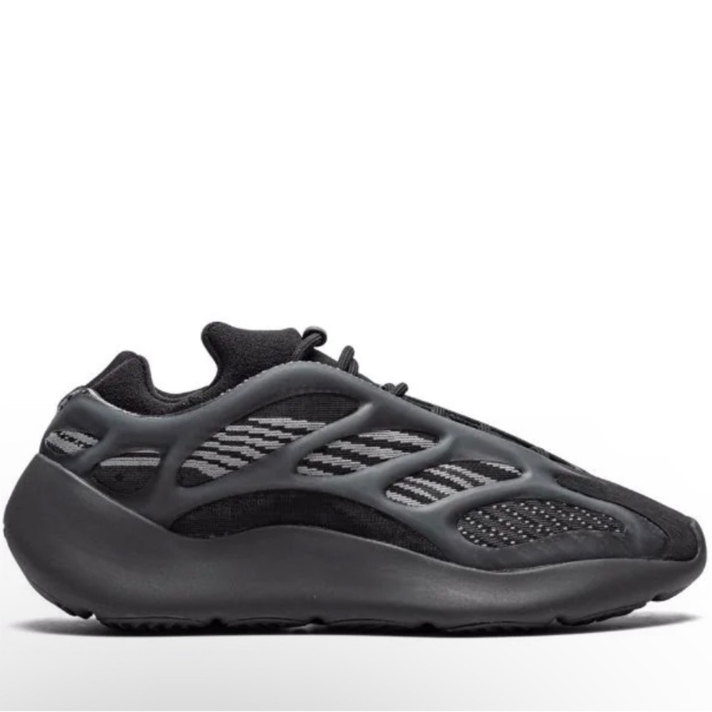 ADIDAS YEEZY FOR MEN (slightly used)